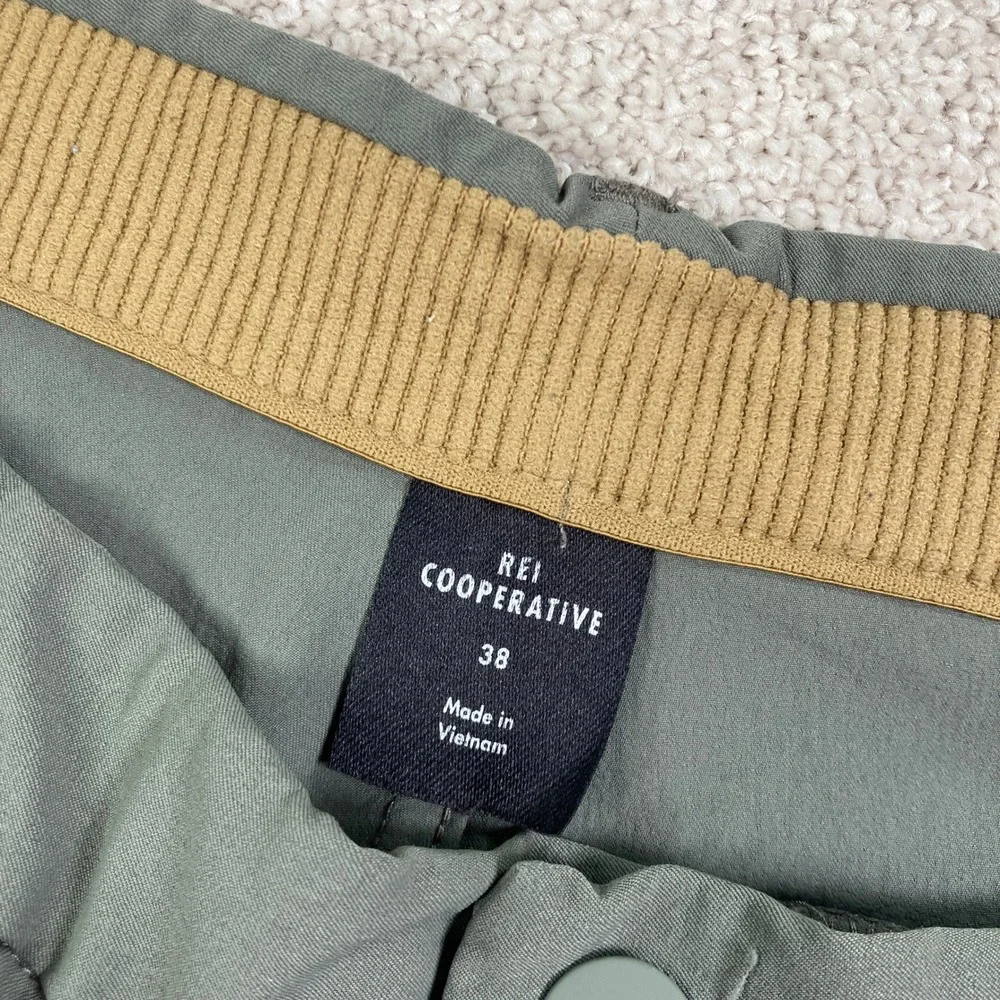 REI Co-op Mens 38 Shorts Green Sahara Path Hiking Stretch Gorpcore 167458